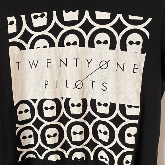Rock Me twenty one pilots band tee Large - Picture 2 of 5